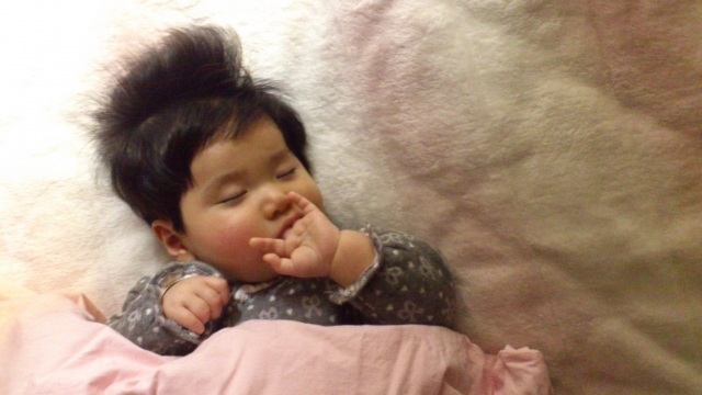 冬に赤ちゃんが寝るときの寒さ対策アイテム！服装・寝具・部屋の温湿度はどうする？ mamakao!（ママカオ！）